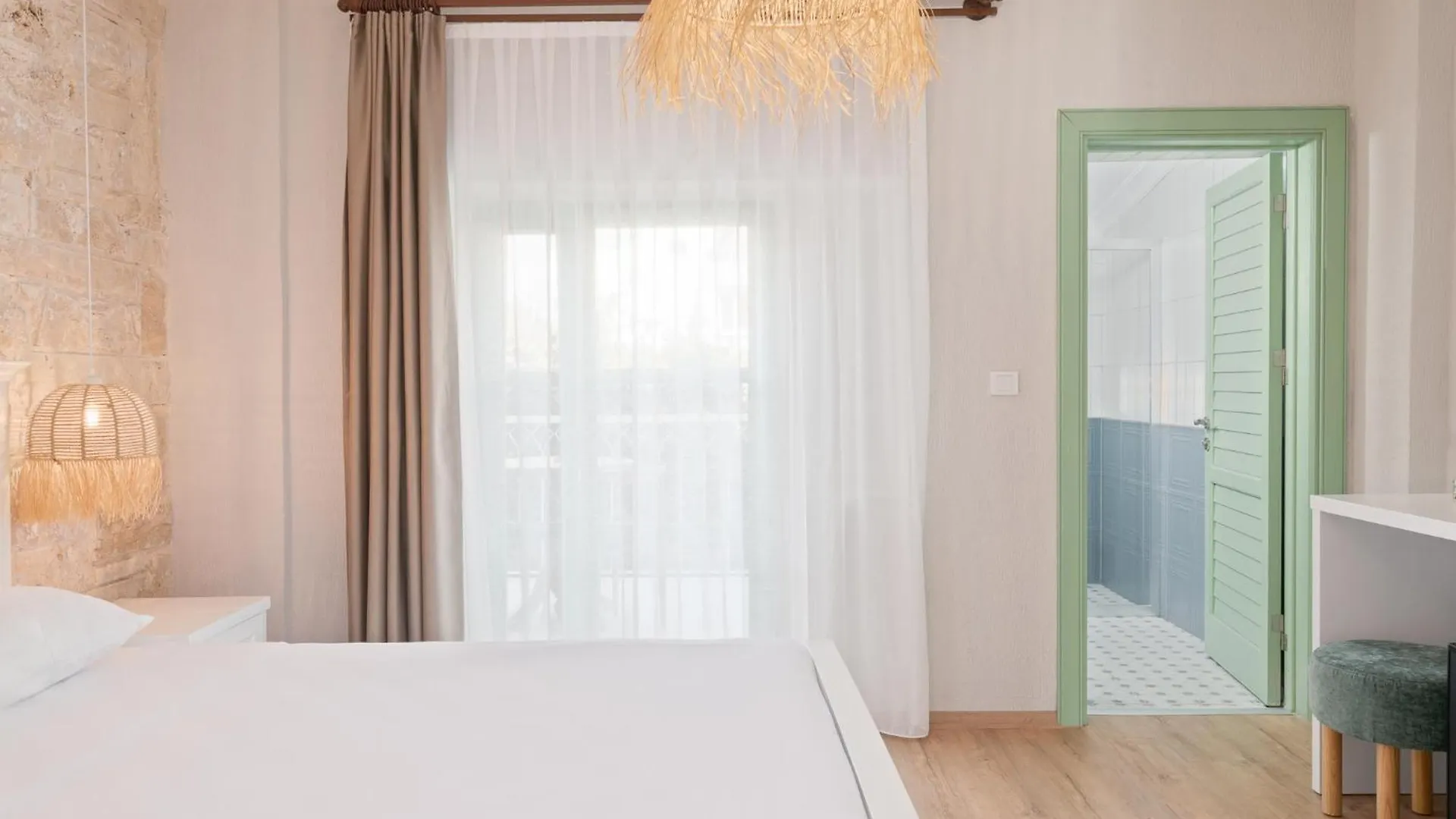 Cerenity Alacati Çeşme Hotel