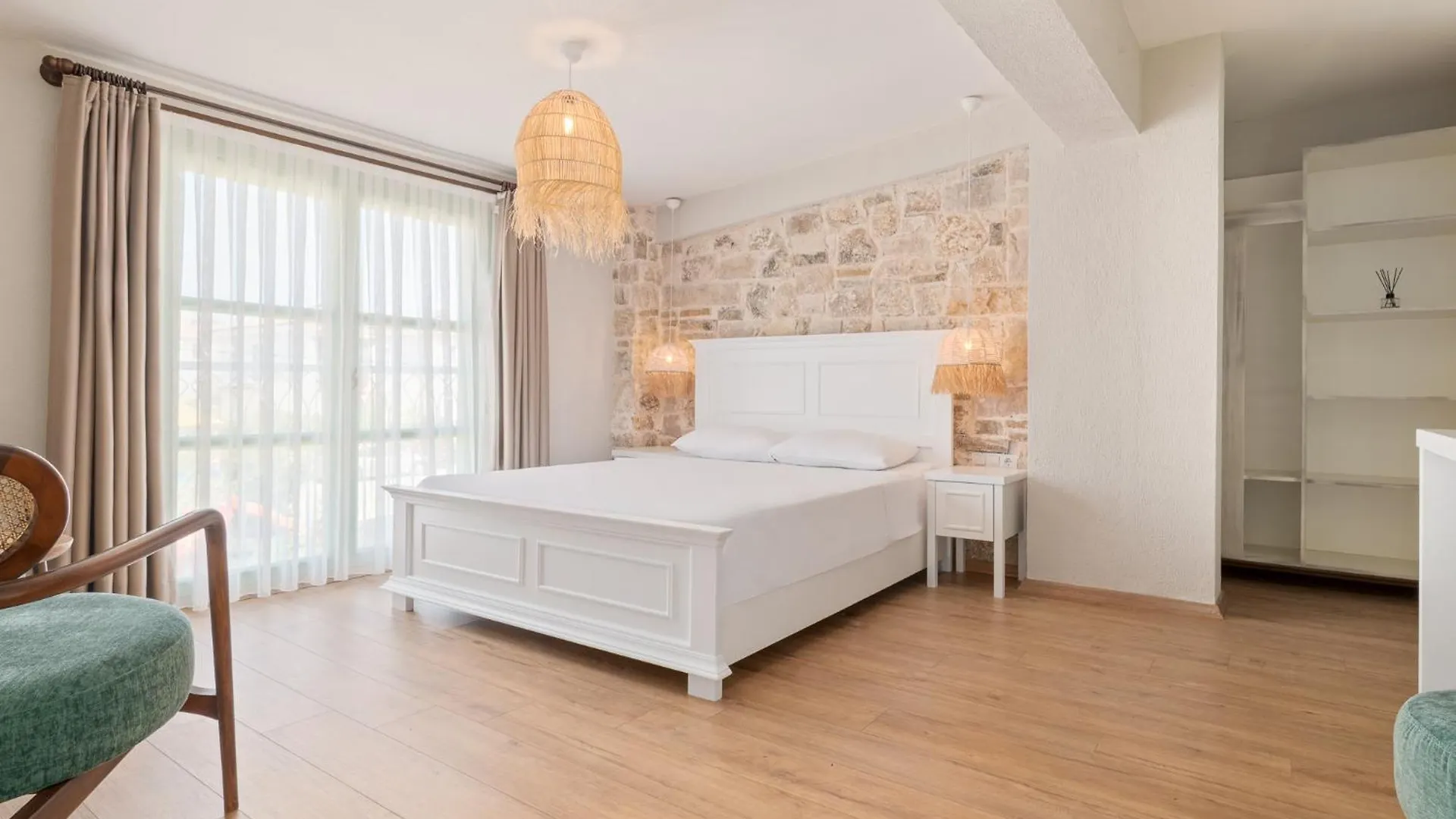 Cerenity Alacati Çeşme 0*,  Turecko